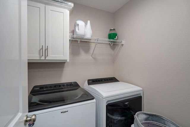 1349 E Stoneridge Street, Springfield, MO 65803