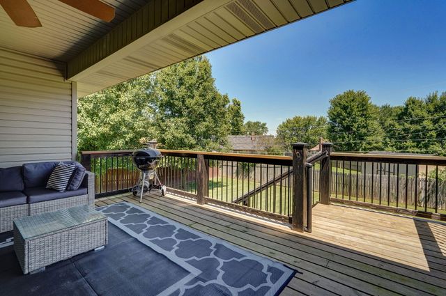 1349 E Stoneridge Street, Springfield, MO 65803