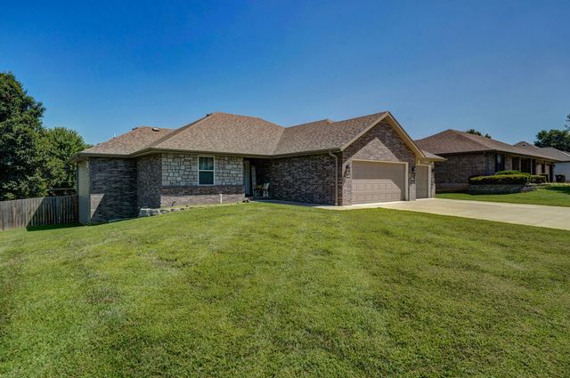 1349 E Stoneridge Street, Springfield, MO 65803