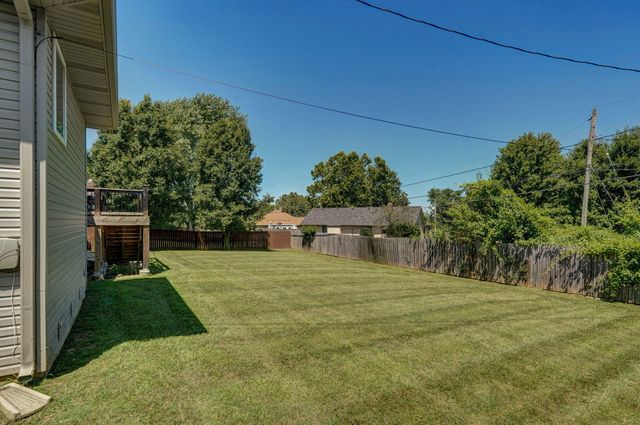 1349 E Stoneridge Street, Springfield, MO 65803
