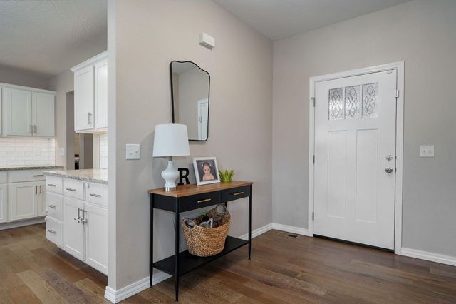 1349 E Stoneridge Street, Springfield, MO 65803