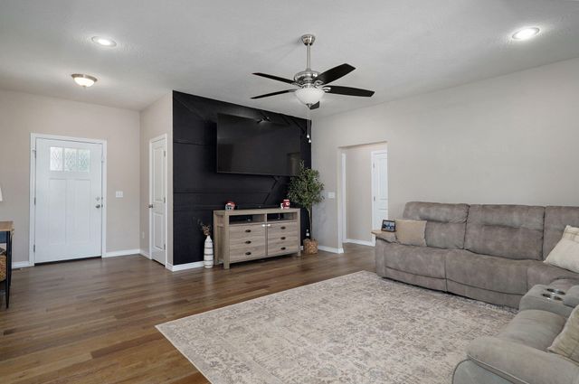 1349 E Stoneridge Street, Springfield, MO 65803