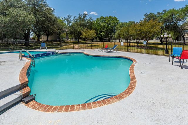 1845 River Crossing CIR C, Austin, TX 78741