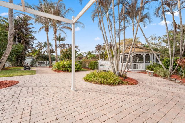 2515 N Indian River Drive, Fort Pierce, FL 34946