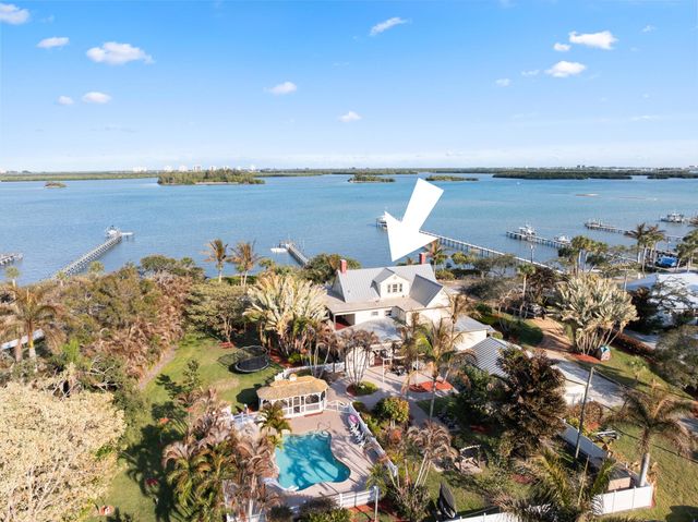 2515 N Indian River Drive, Fort Pierce, FL 34946