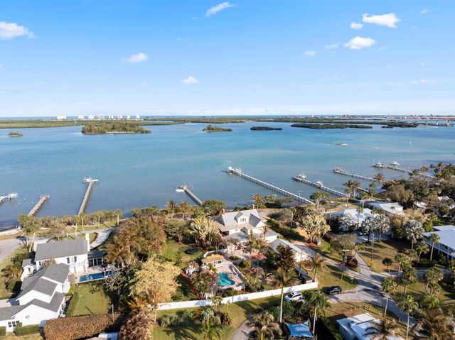 2515 N Indian River Drive, Fort Pierce, FL 34946