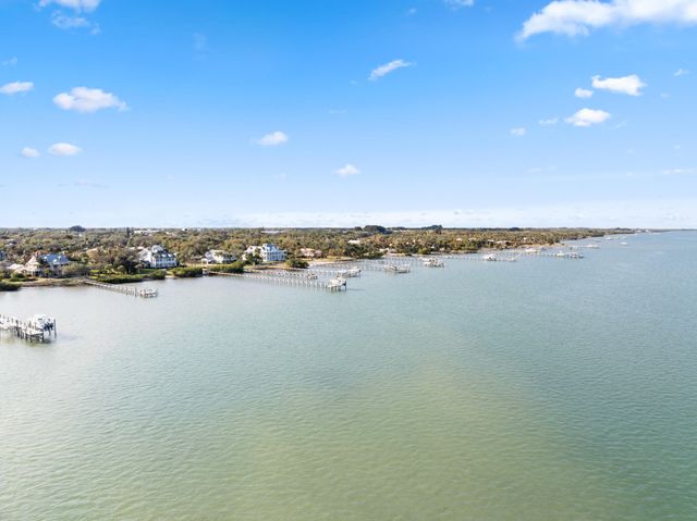 2515 N Indian River Drive, Fort Pierce, FL 34946