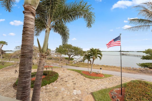 2515 N Indian River Drive, Fort Pierce, FL 34946