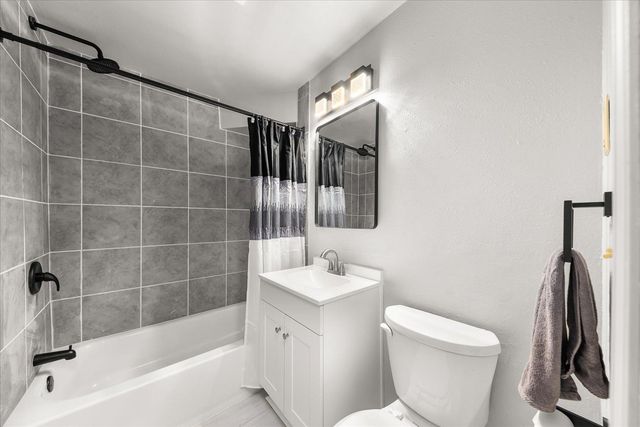 5723 N Loma Dr, Spokane, WA 99205
