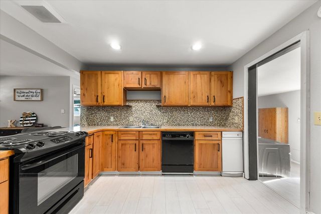 5723 N Loma Dr, Spokane, WA 99205