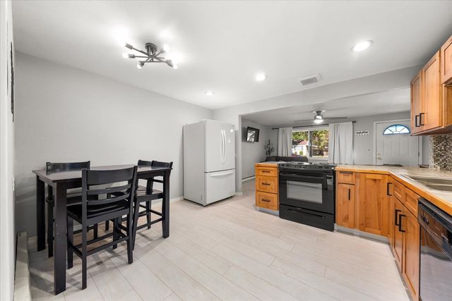 5723 N Loma Dr, Spokane, WA 99205
