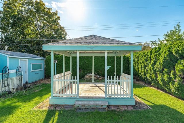 5723 N Loma Dr, Spokane, WA 99205
