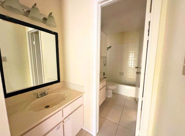 7575 Cambridge Street 1902, Houston, TX 77054