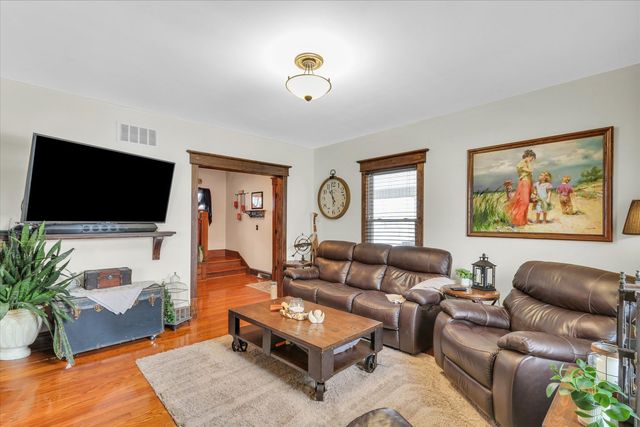 105 S Division Street, Mahomet, IL 61853