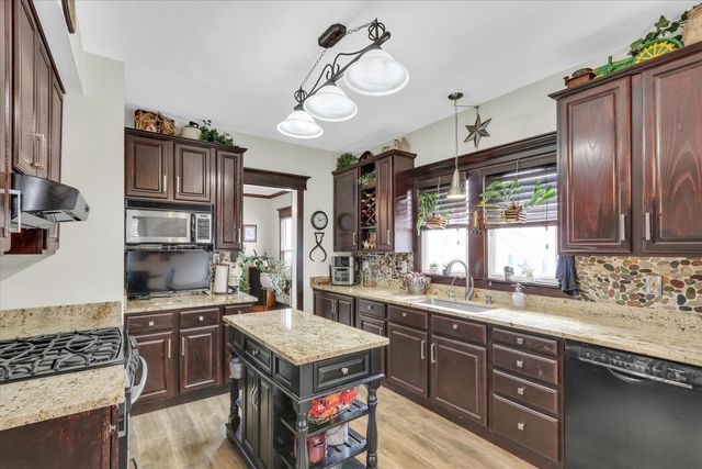 105 S Division Street, Mahomet, IL 61853