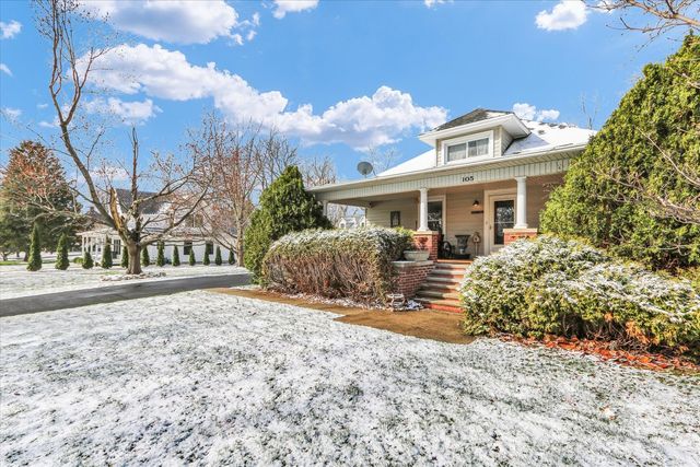 105 S Division Street, Mahomet, IL 61853