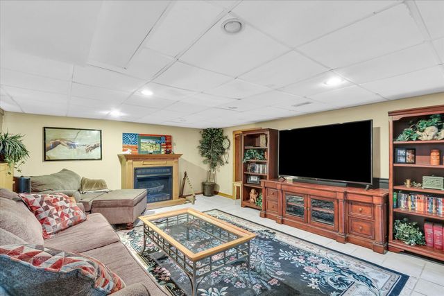 105 S Division Street, Mahomet, IL 61853