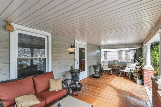 105 S Division Street, Mahomet, IL 61853