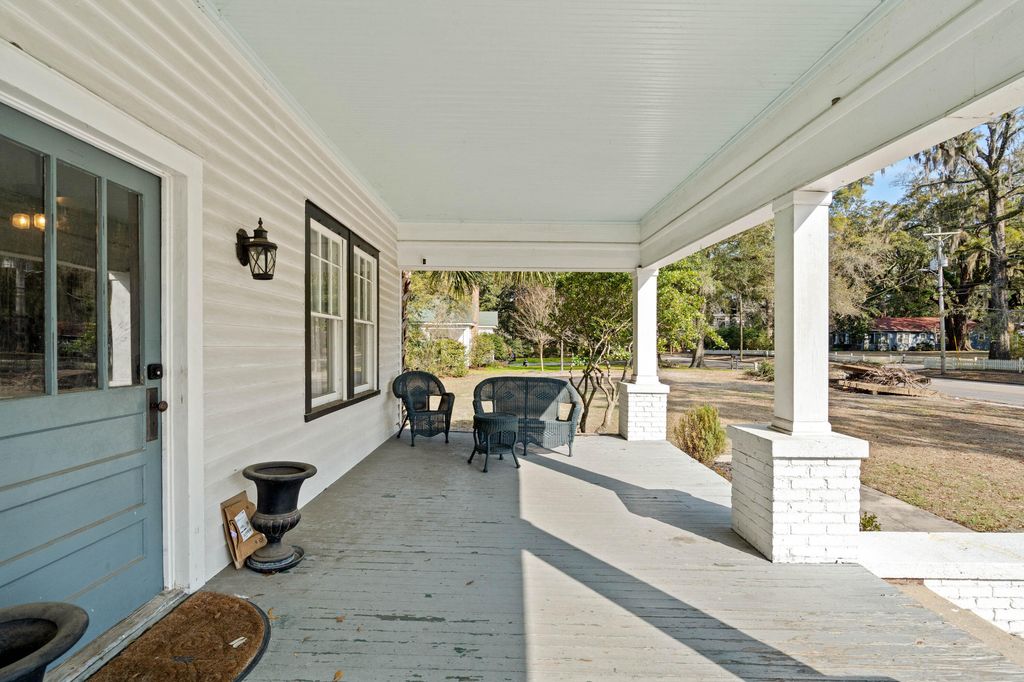 Image 7 of property listing at 1105 Wichman Street, Walterboro, SC 29488