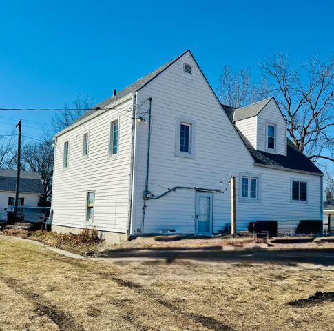 92 ELM Street, Elliott, IA 51532