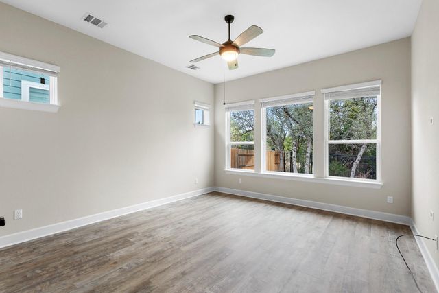 1046 Hazy Hills LOOP, Dripping Springs, TX 78620