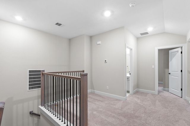 1046 Hazy Hills LOOP, Dripping Springs, TX 78620