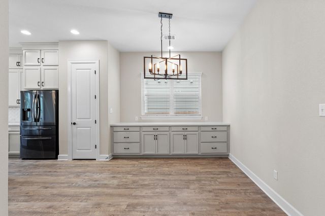 1046 Hazy Hills LOOP, Dripping Springs, TX 78620