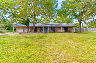 6930 S Oak Bend Drive, Alvin, TX 77511