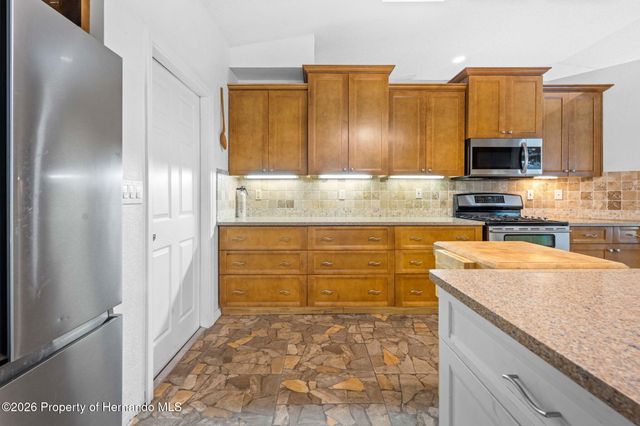 9354 Mississippi Run, Weeki Wachee, FL 34613