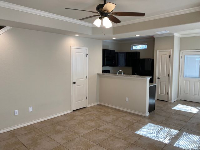 6870 Lakeview Dr, San Antonio, TX 78244