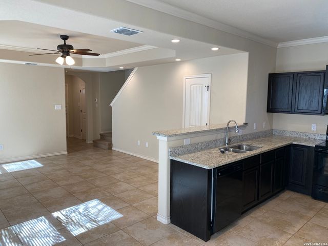6870 Lakeview Dr, San Antonio, TX 78244