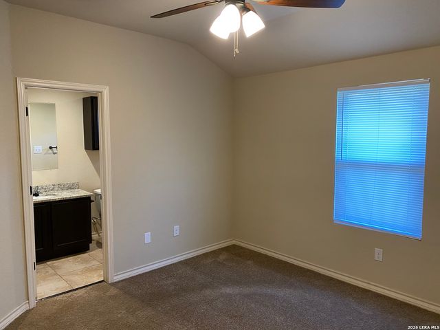 6870 Lakeview Dr, San Antonio, TX 78244