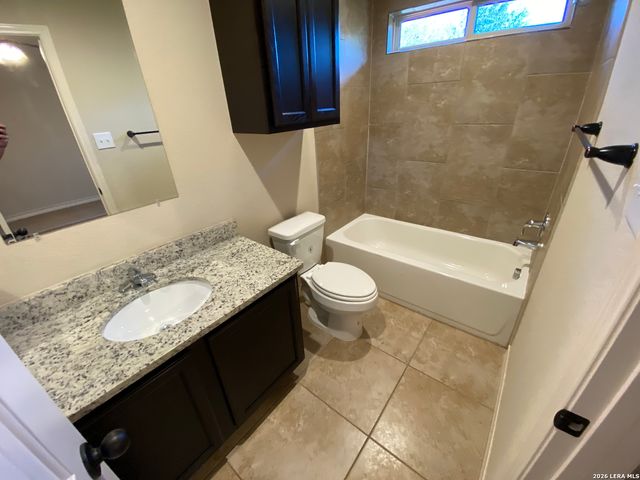 6870 Lakeview Dr, San Antonio, TX 78244