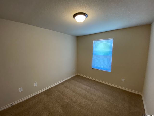 6870 Lakeview Dr, San Antonio, TX 78244