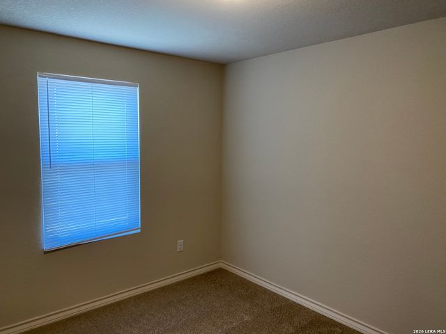 6870 Lakeview Dr, San Antonio, TX 78244