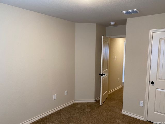 6870 Lakeview Dr, San Antonio, TX 78244