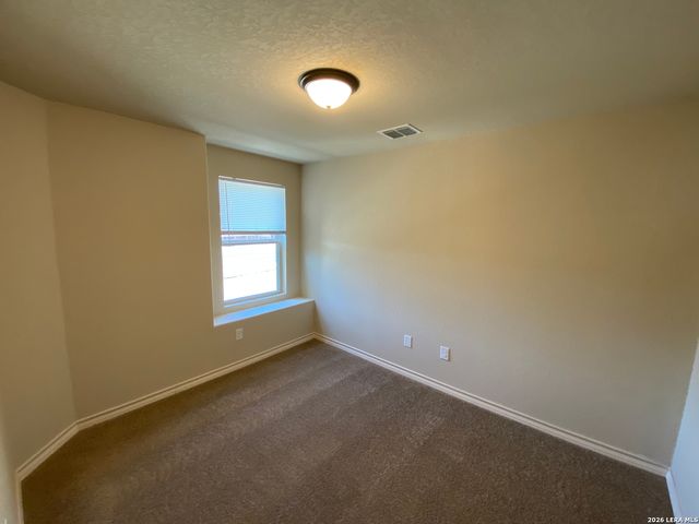 6870 Lakeview Dr, San Antonio, TX 78244