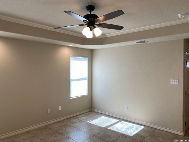6870 Lakeview Dr, San Antonio, TX 78244