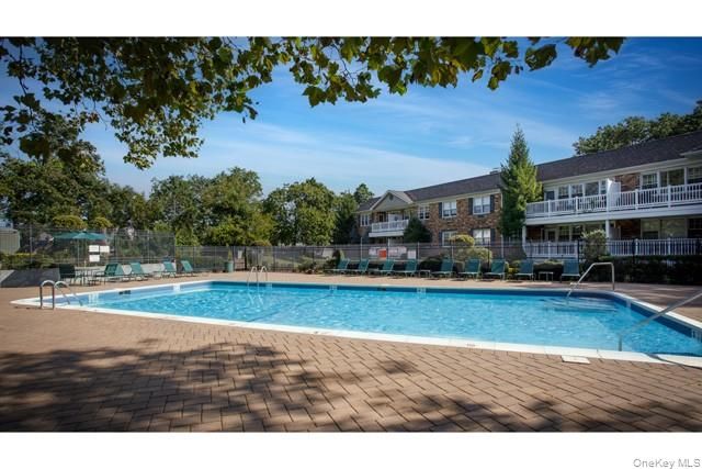 63 Prospect Avenue 3A, Hewlett, NY 11557