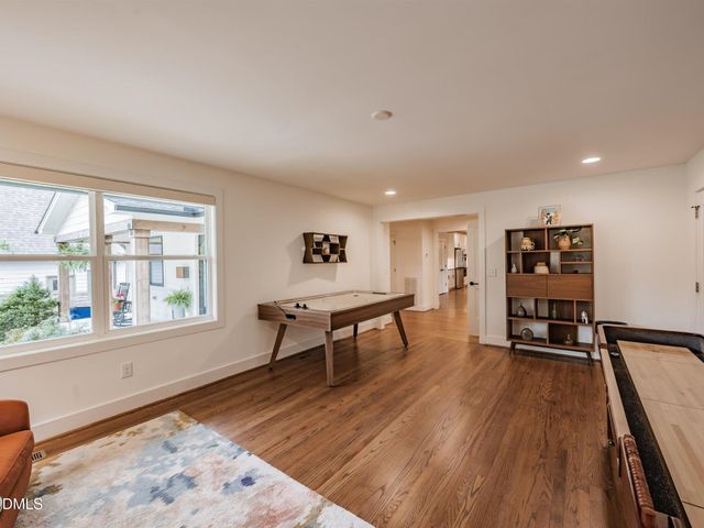 828 Woodburn Road, Raleigh, NC 27605
