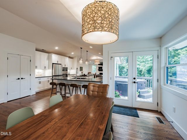 828 Woodburn Road, Raleigh, NC 27605