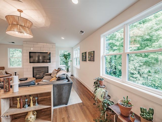 828 Woodburn Road, Raleigh, NC 27605