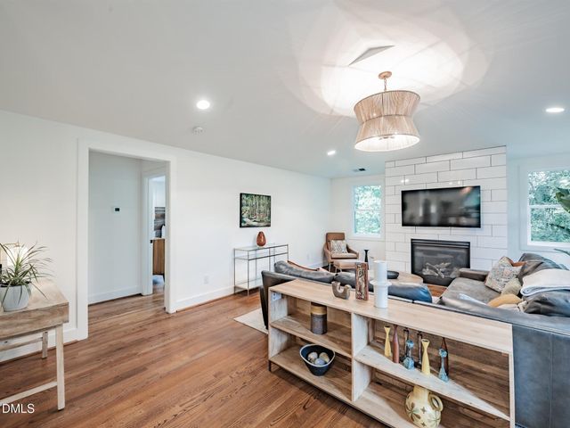 828 Woodburn Road, Raleigh, NC 27605