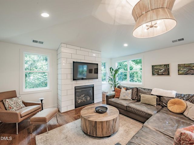 828 Woodburn Road, Raleigh, NC 27605
