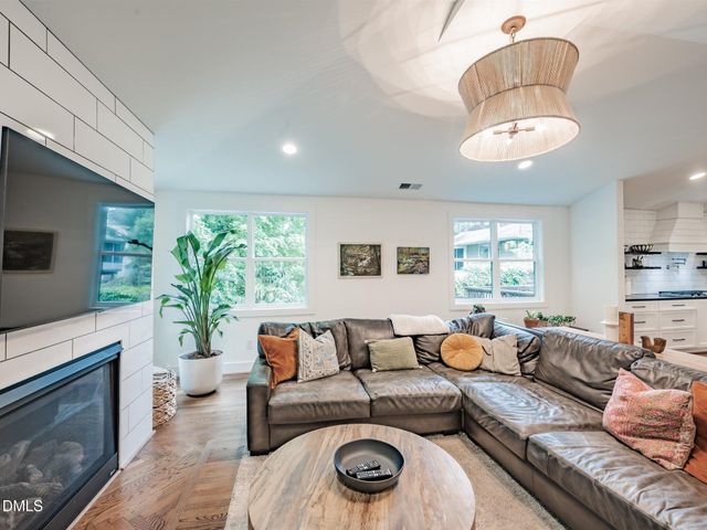 828 Woodburn Road, Raleigh, NC 27605