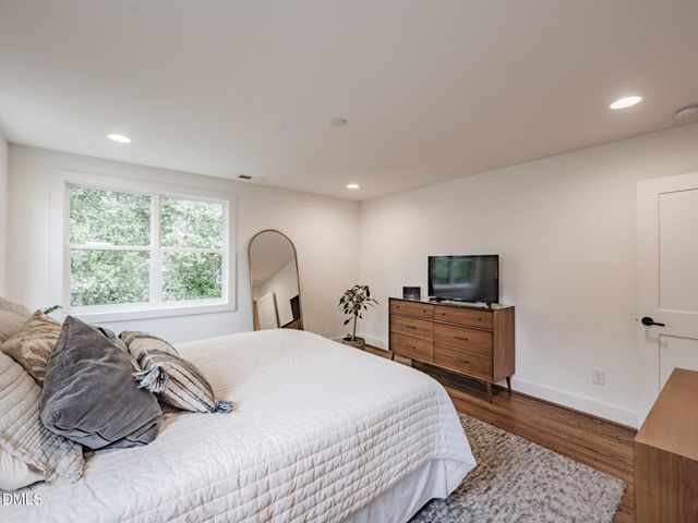 828 Woodburn Road, Raleigh, NC 27605
