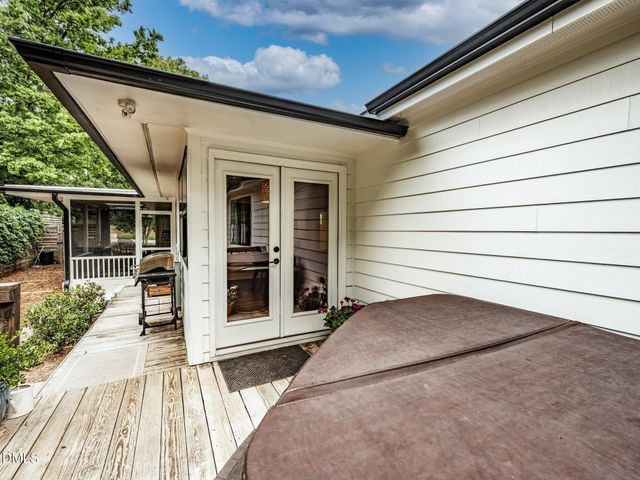 828 Woodburn Road, Raleigh, NC 27605