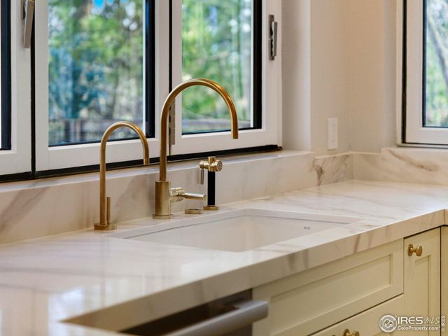 3716 Wonderland Hill Ave, Boulder, CO 80304