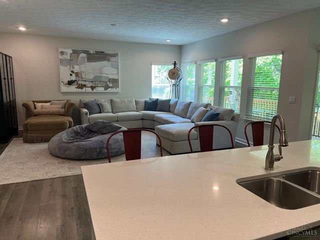 3665 Heritage Farm Lane, Amelia, OH 45102