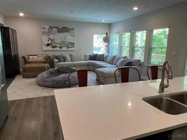 3665 Heritage Farm Lane, Amelia, OH 45102